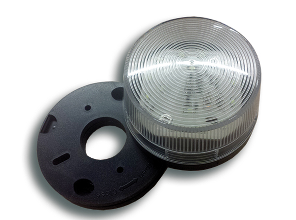 01905.1 Flitslicht 12 V in heldere harde polycarbonate lenskap inclusief montageplaat